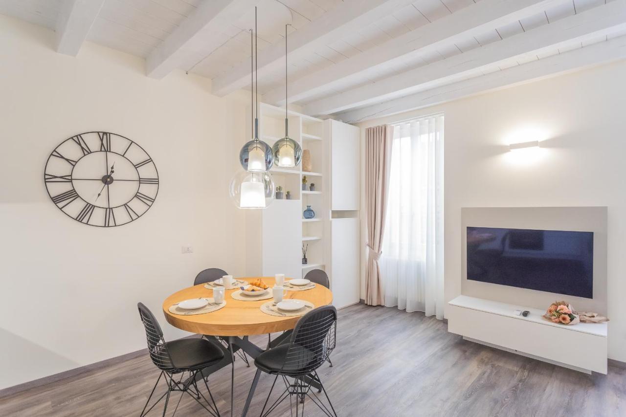 Modern & Stylish Apartment In Como City By Rent All Como Exterior foto