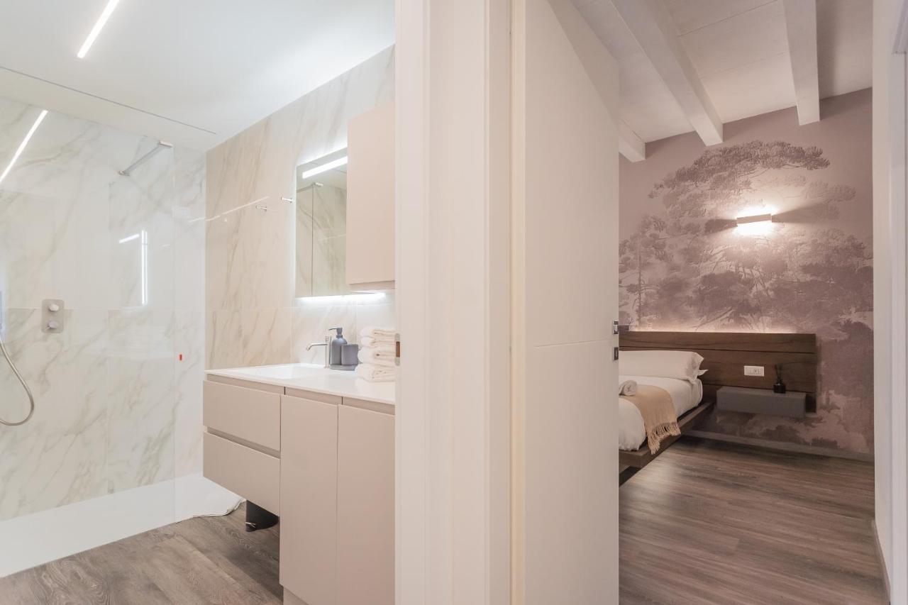 Modern & Stylish Apartment In Como City By Rent All Como Exterior foto