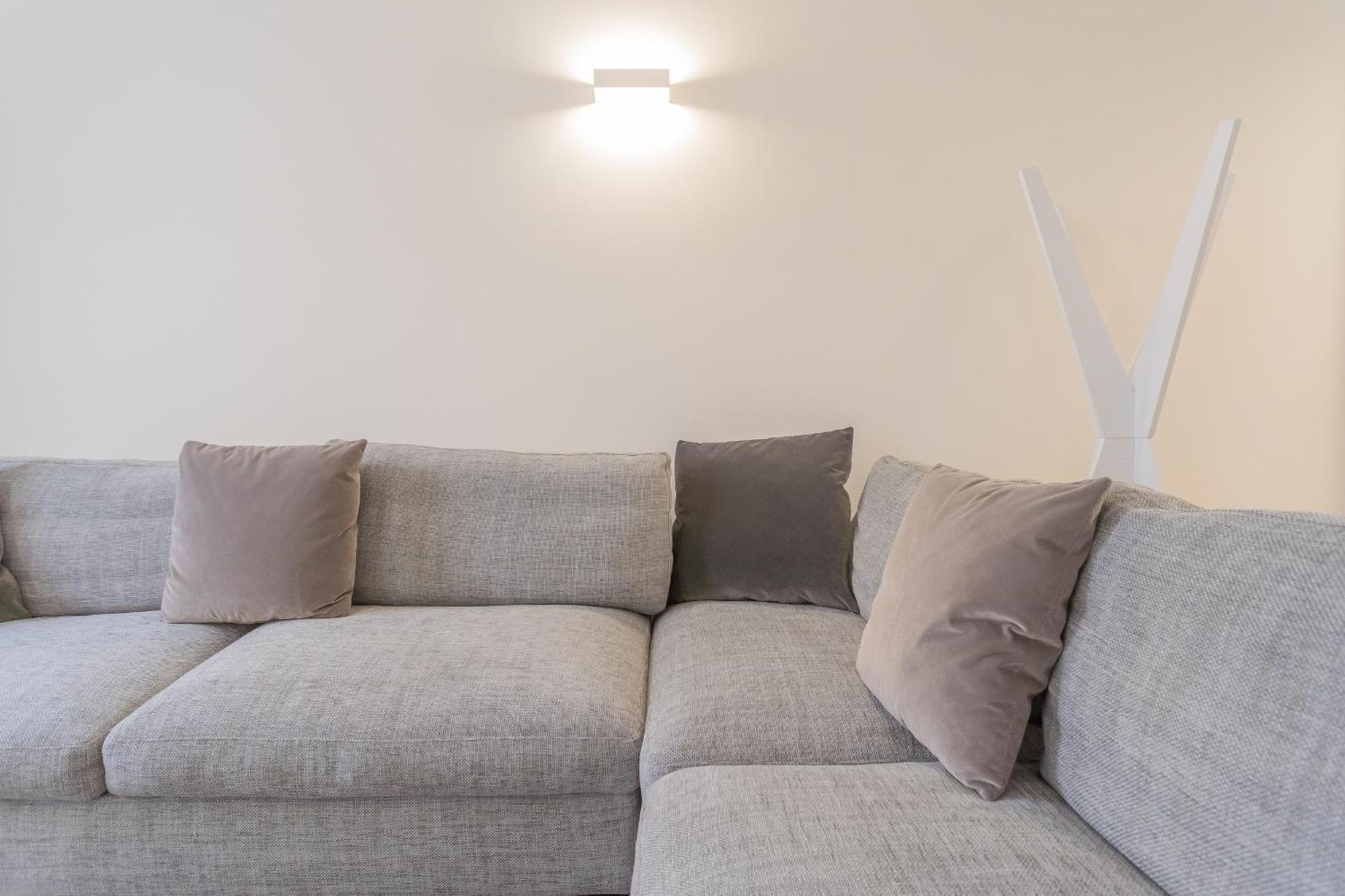 Modern & Stylish Apartment In Como City By Rent All Como Exterior foto