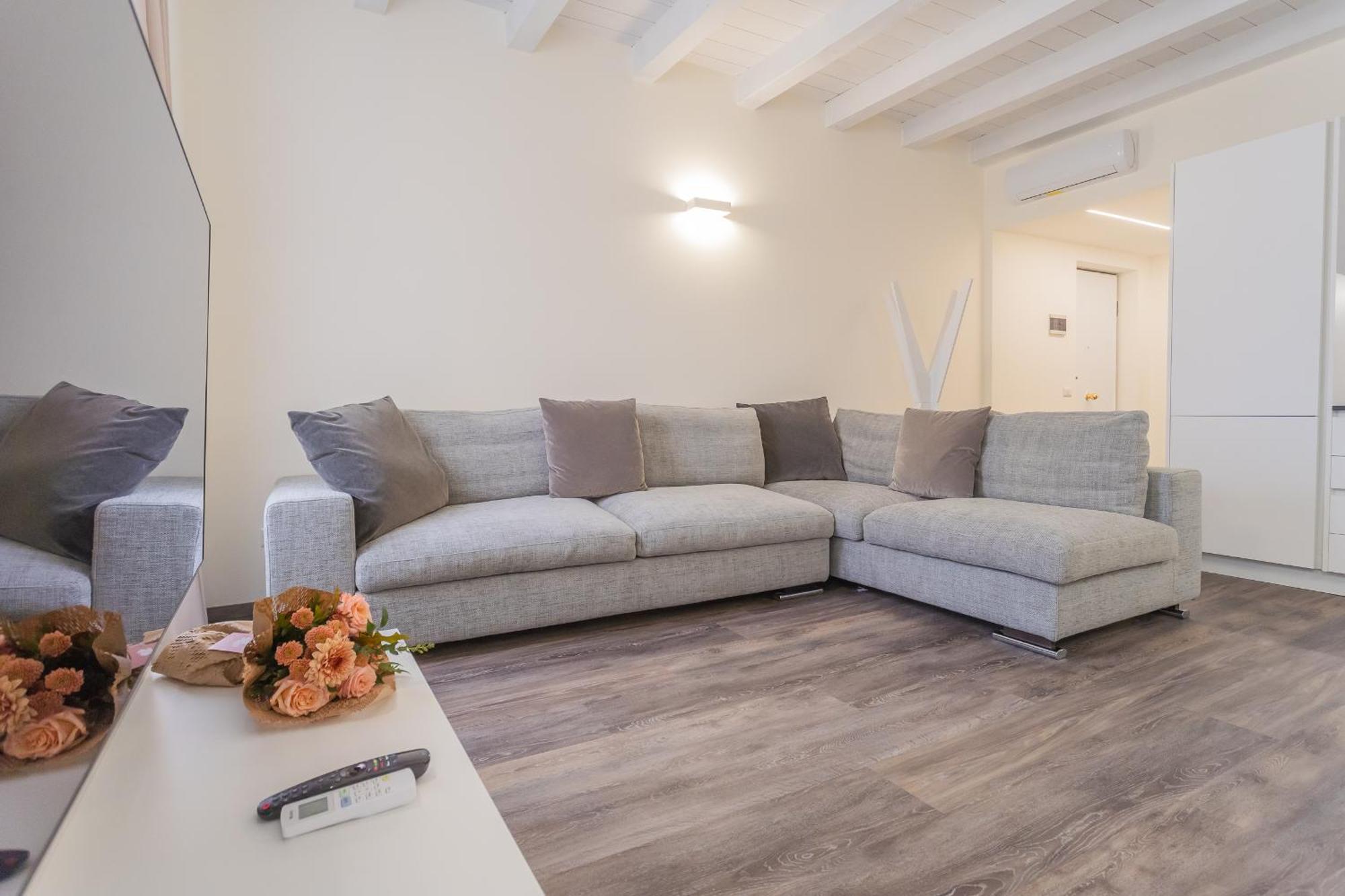 Modern & Stylish Apartment In Como City By Rent All Como Exterior foto
